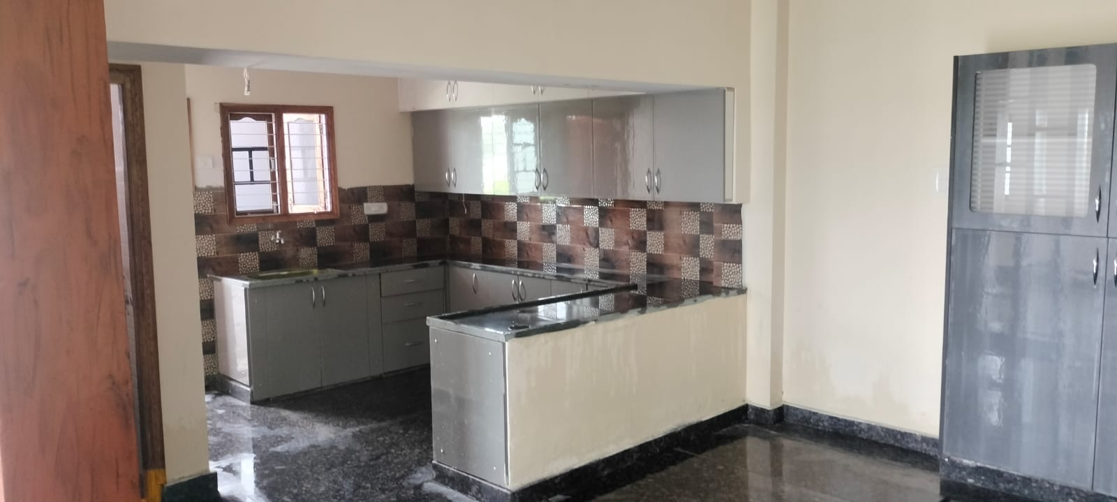 5 bhk Independent house f
